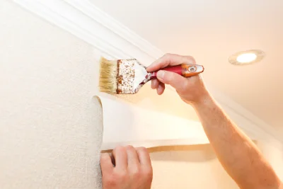 Pose de papier peint à Surville — revêtements muraux et toiles de verre